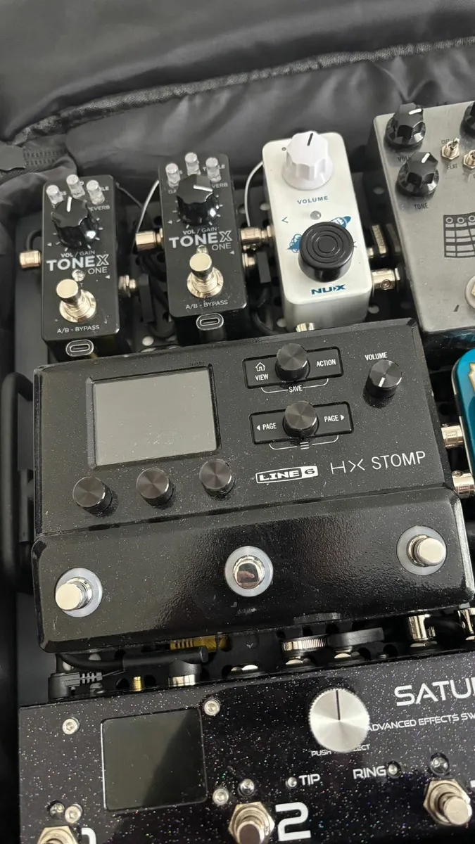 Line 6 HX Stomp – Guitar Multi-Effects Pedal - Image 1