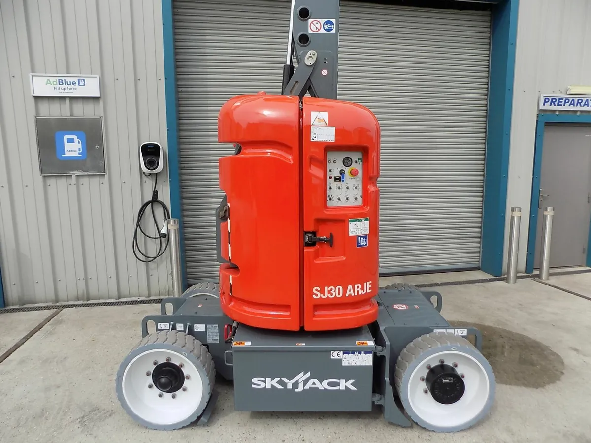 SJ30 ARJE CHERRY PICKER - Image 4