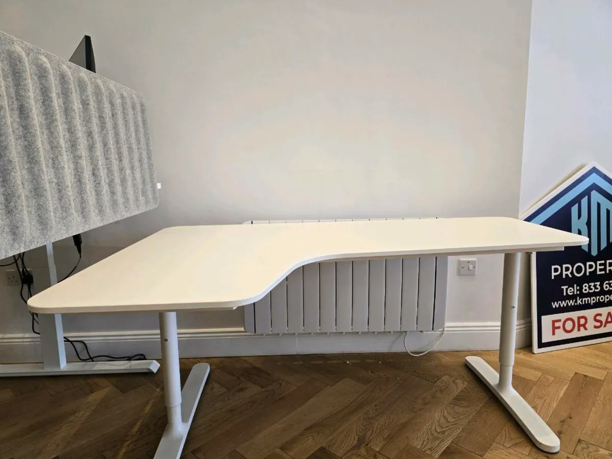 Office Desk - Image 1