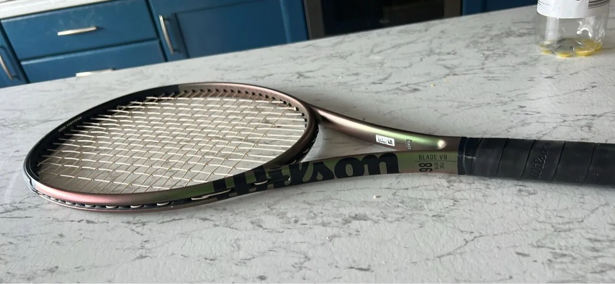 Wilson V8 Blade - Image 2