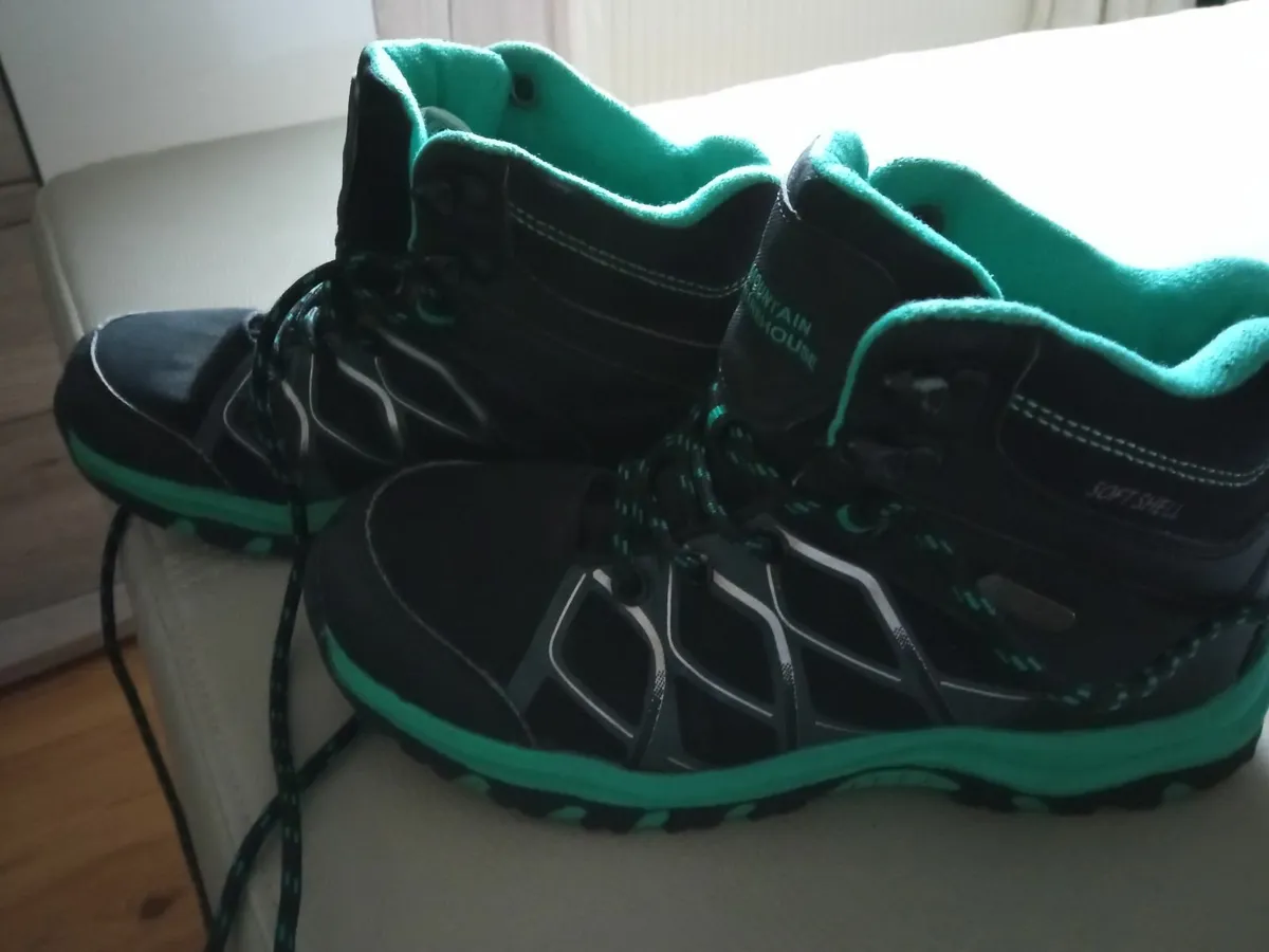 Hiking Boots for kids - Image 2