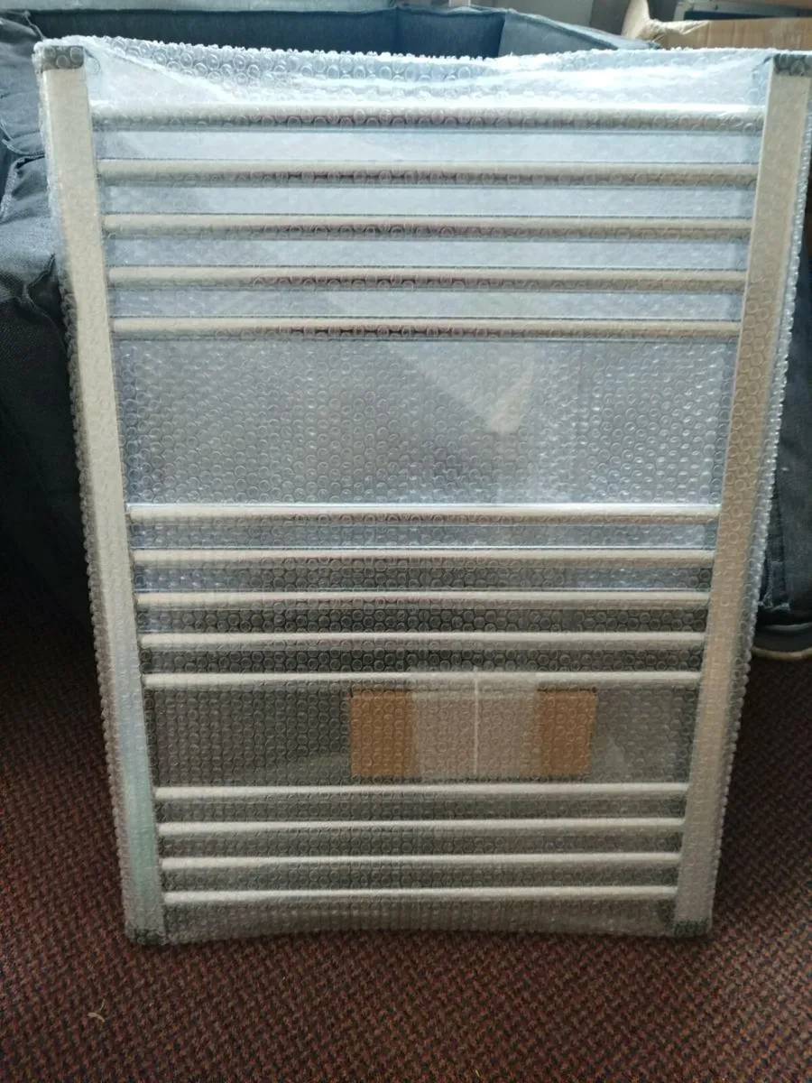 Towel radiator never used - Image 3
