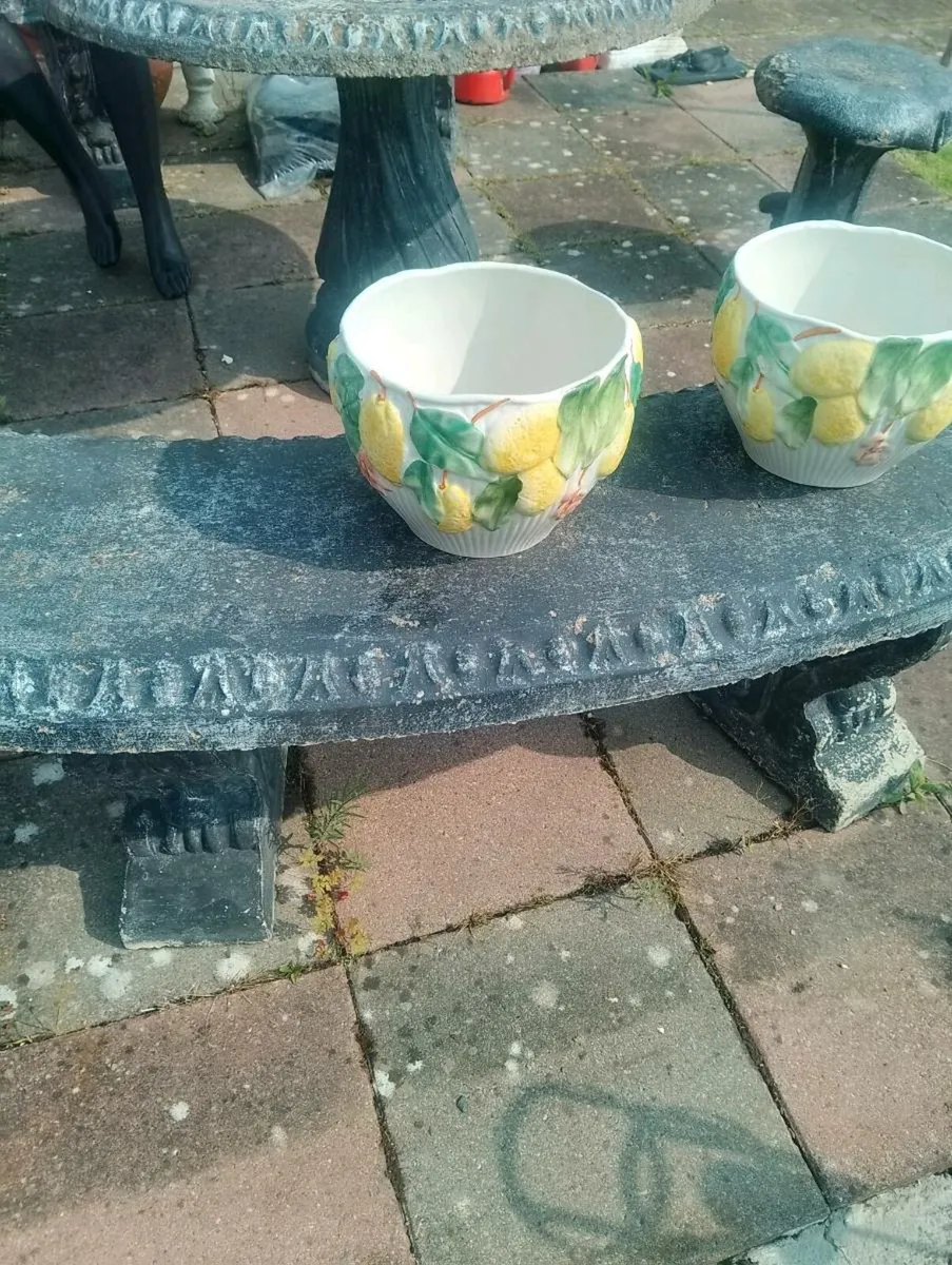 2 matching ceramic vases - Image 2