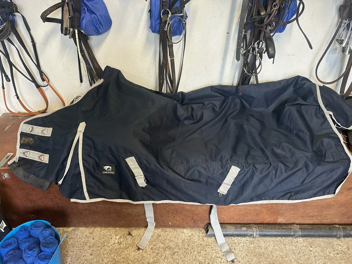Horse rugs - Image 1