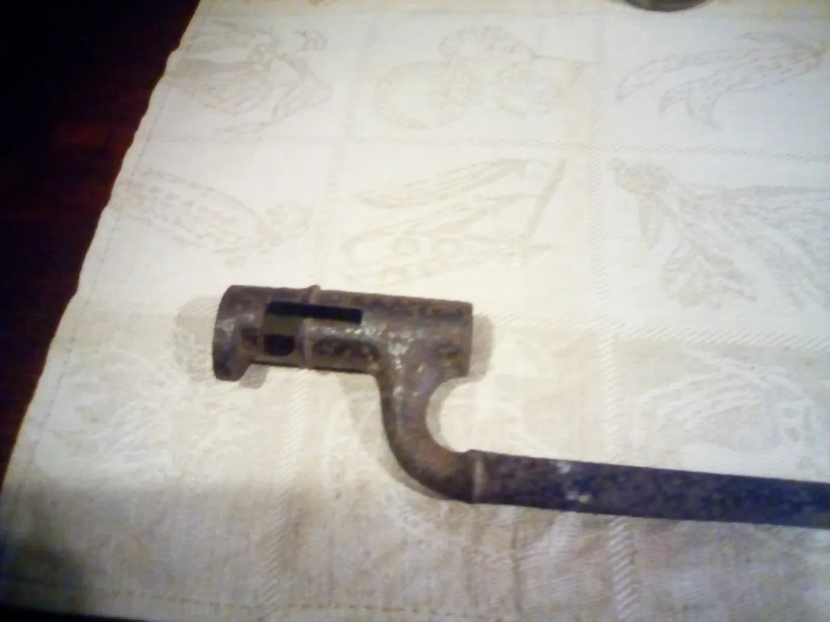 Old war bayonet - Image 1