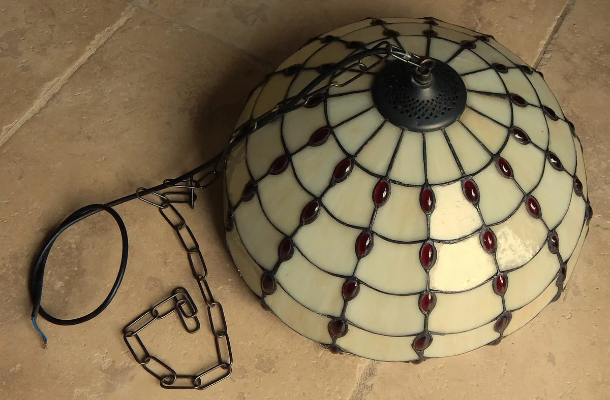 Large Tiffany Style Pendant Light with Metal Chain - Image 2