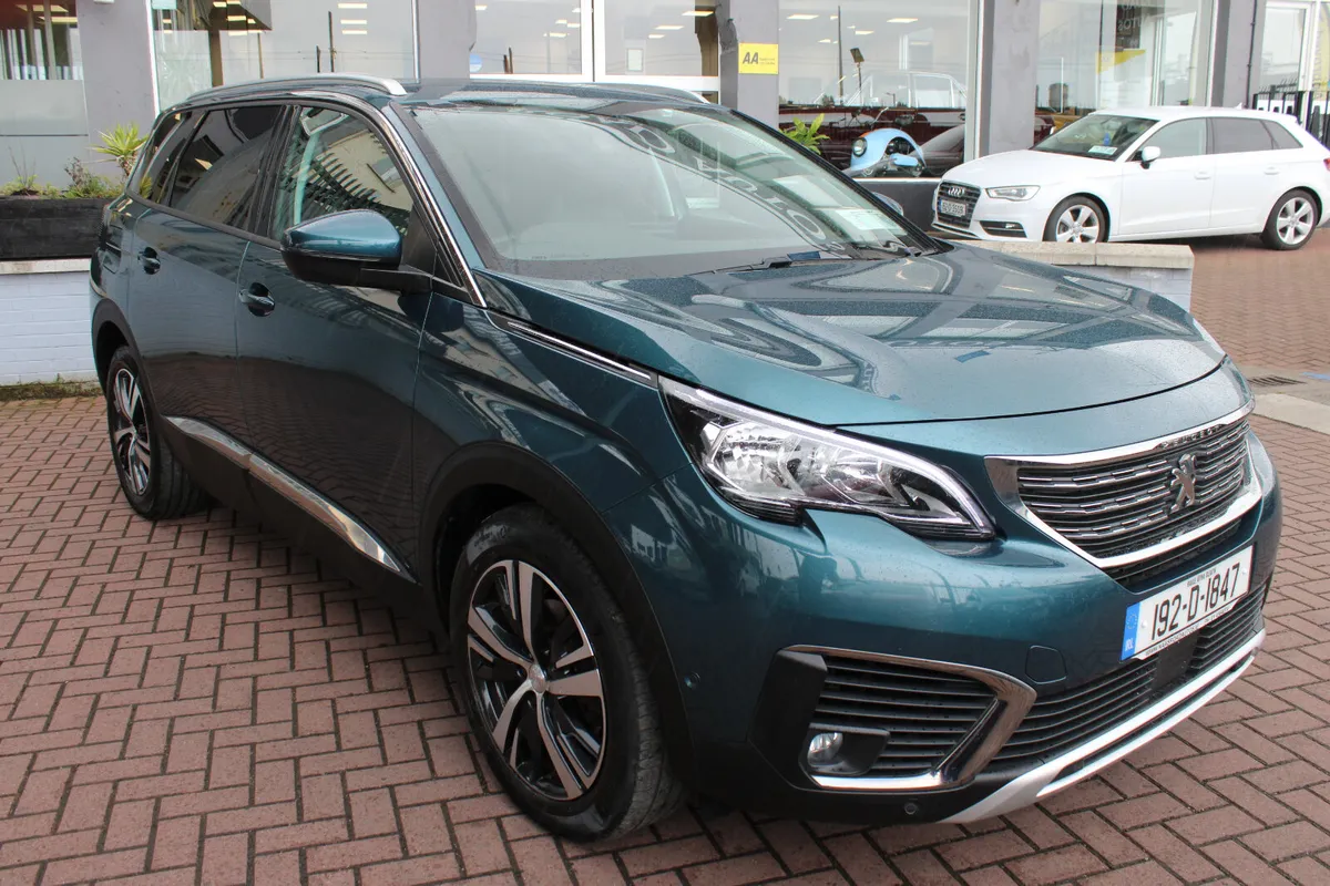 Peugeot 5008 ALLURE 130BHP 5DR MPV 7 SEATER - Image 2