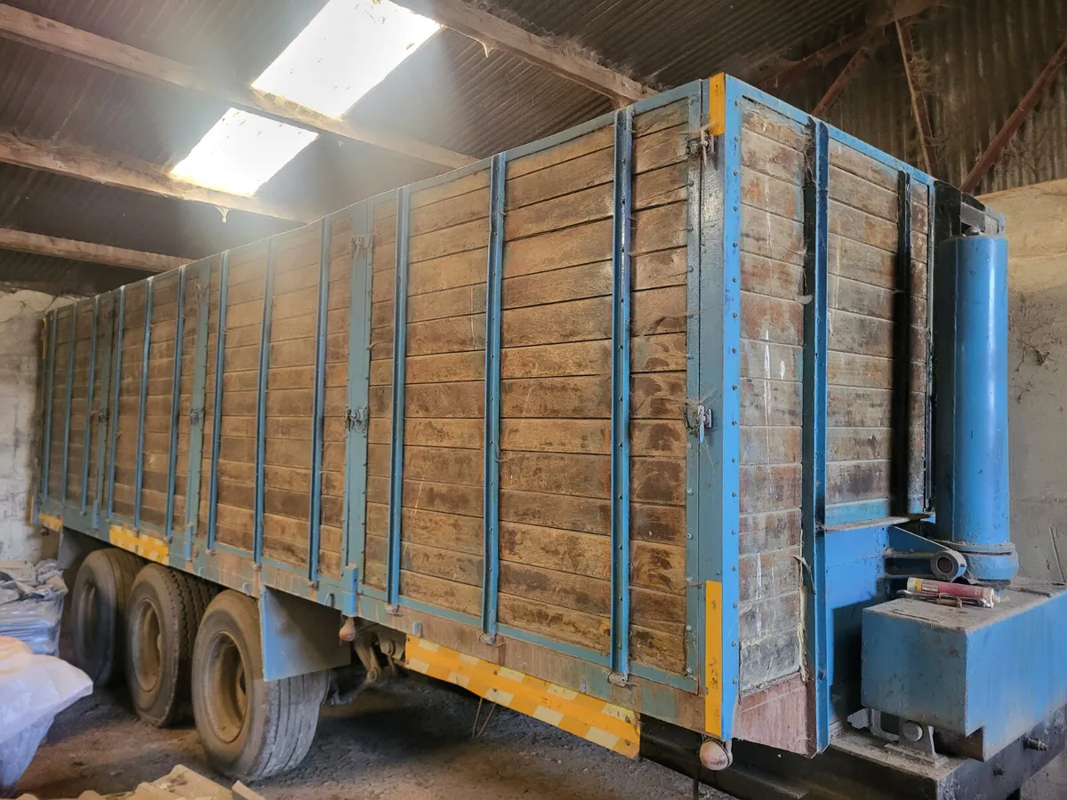Grain Trailer - Image 1
