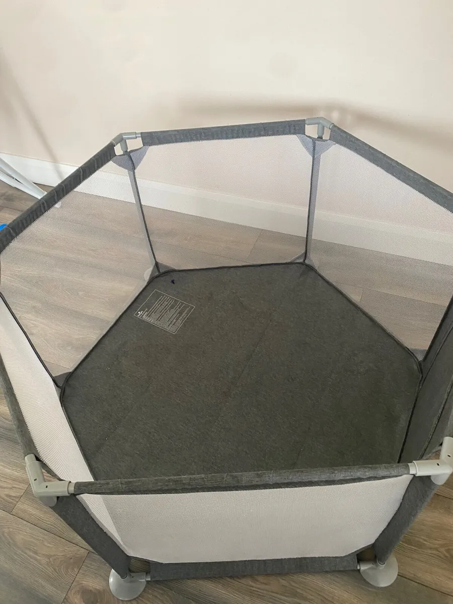 Playpen & bouncer for sale - Image 4