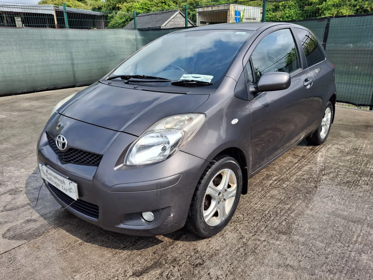 2010 Toyota Yaris  1.0 Petrol.Drive away - Image 3