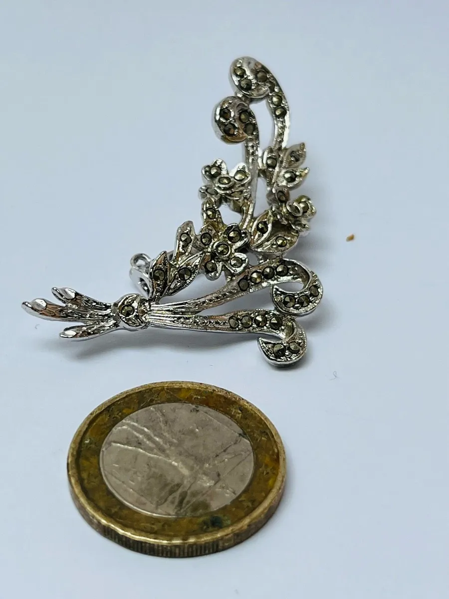 Brooch - Image 4