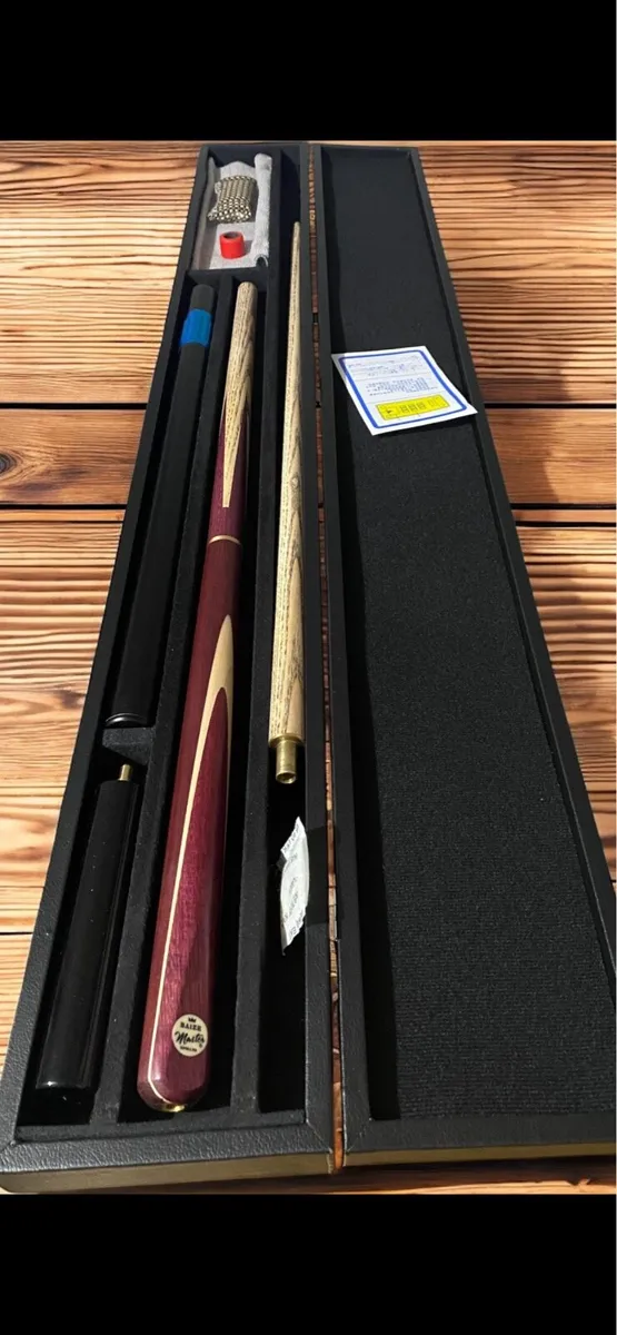 CUE & CASE SET + ACCESSORIES - Image 1