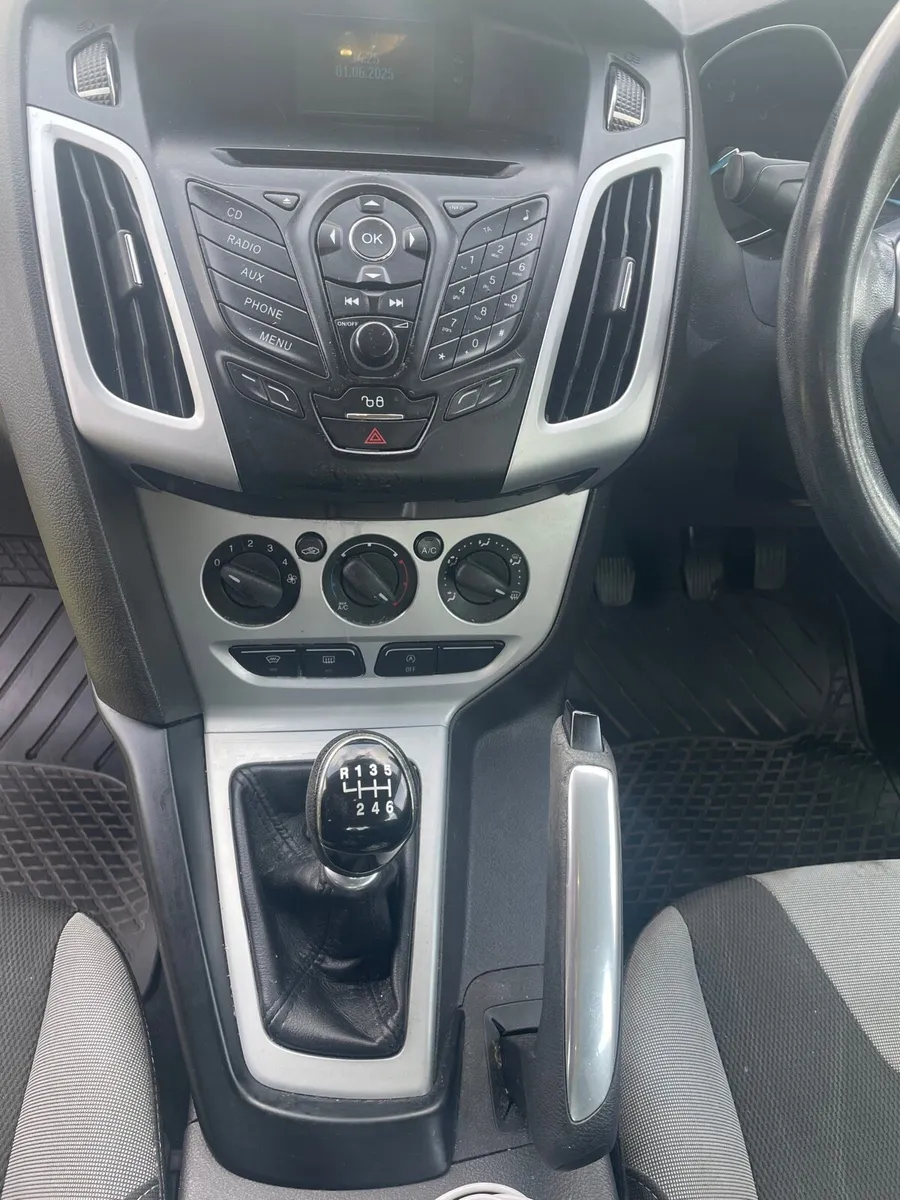Ford Focus 2011 - Image 3