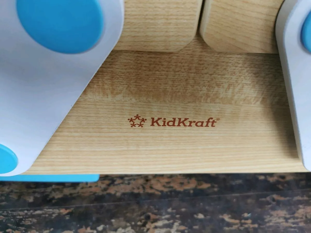Kidkraft lego table - Image 2