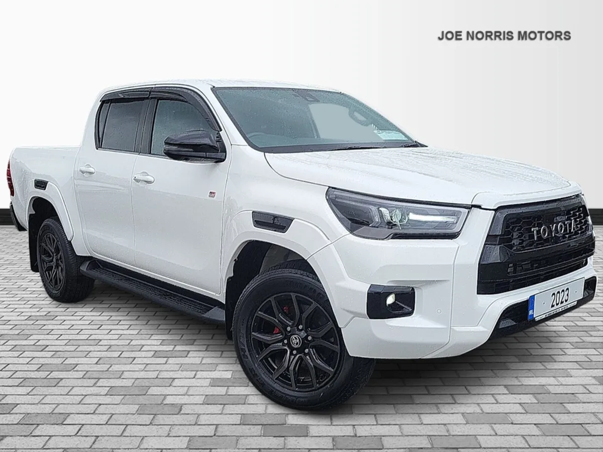 Toyota Hilux 2.4 DIESEL Z GR SPORT AUTOMATIC CREW - Image 1