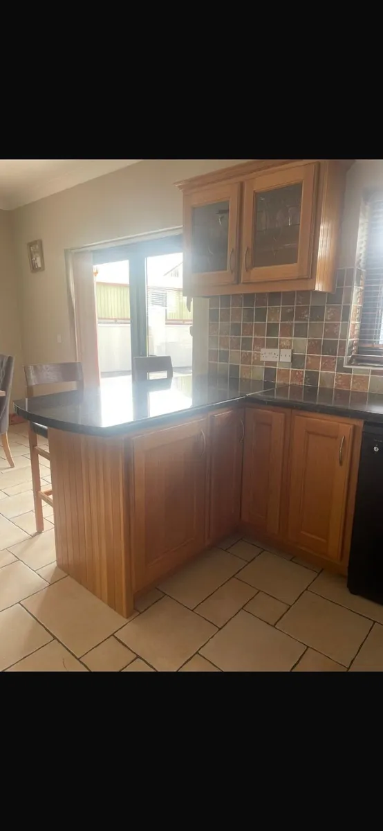 Solid oak kitchen - Image 2
