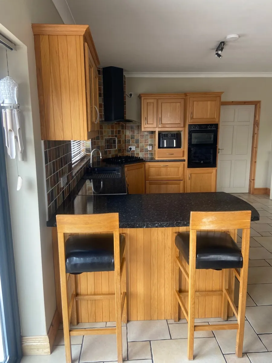 Solid oak kitchen - Image 4