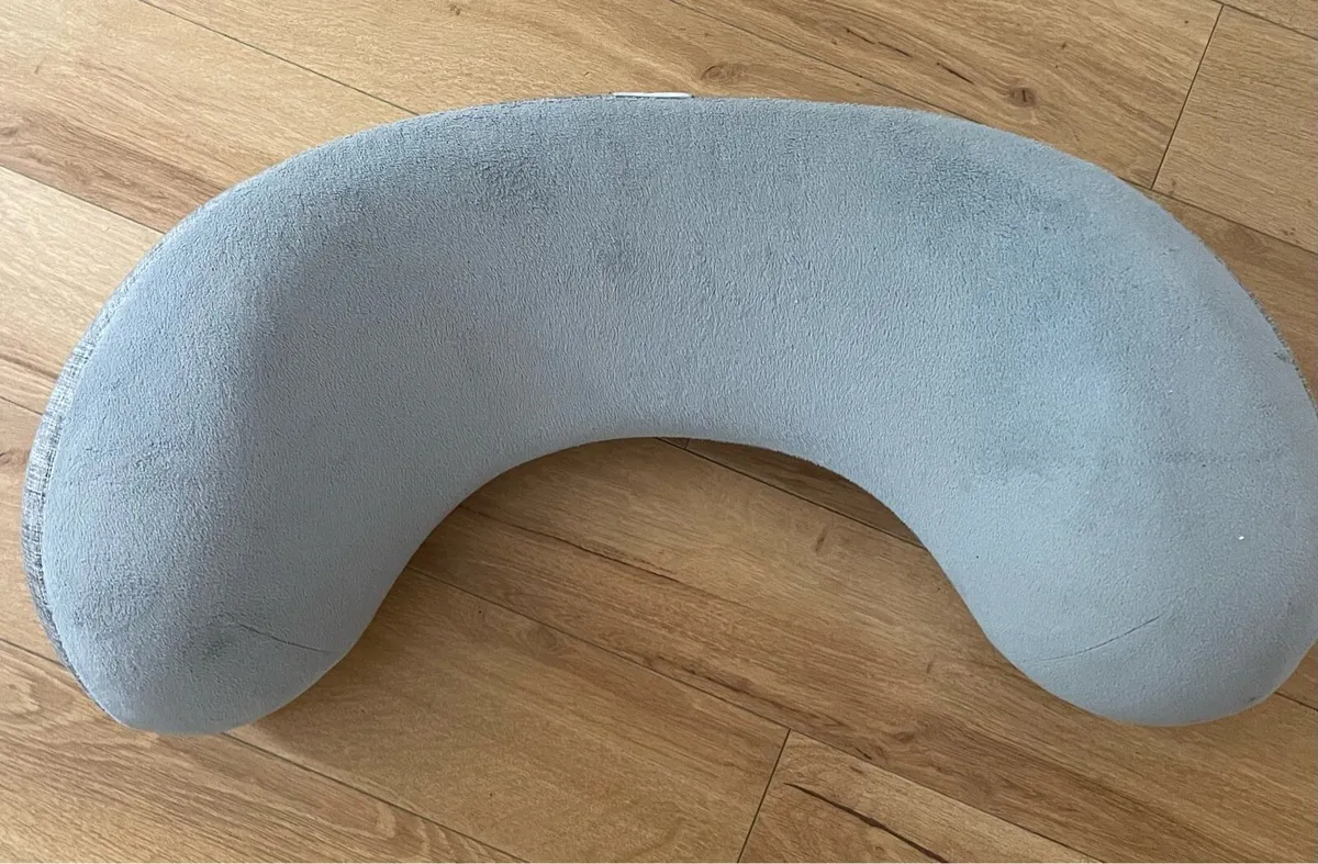 Ergobaby Feeding Pillow - Image 2