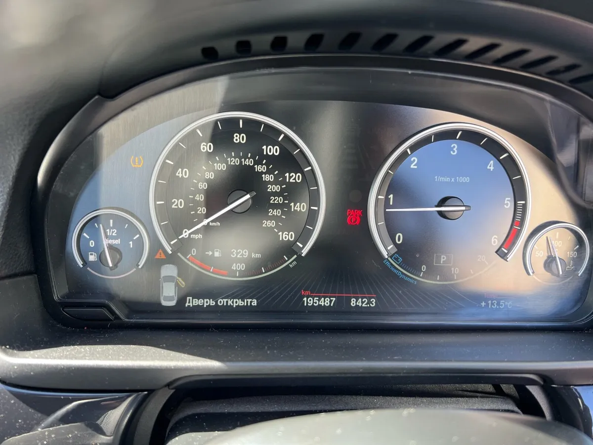 BMW 5-Series 2015 - Image 2