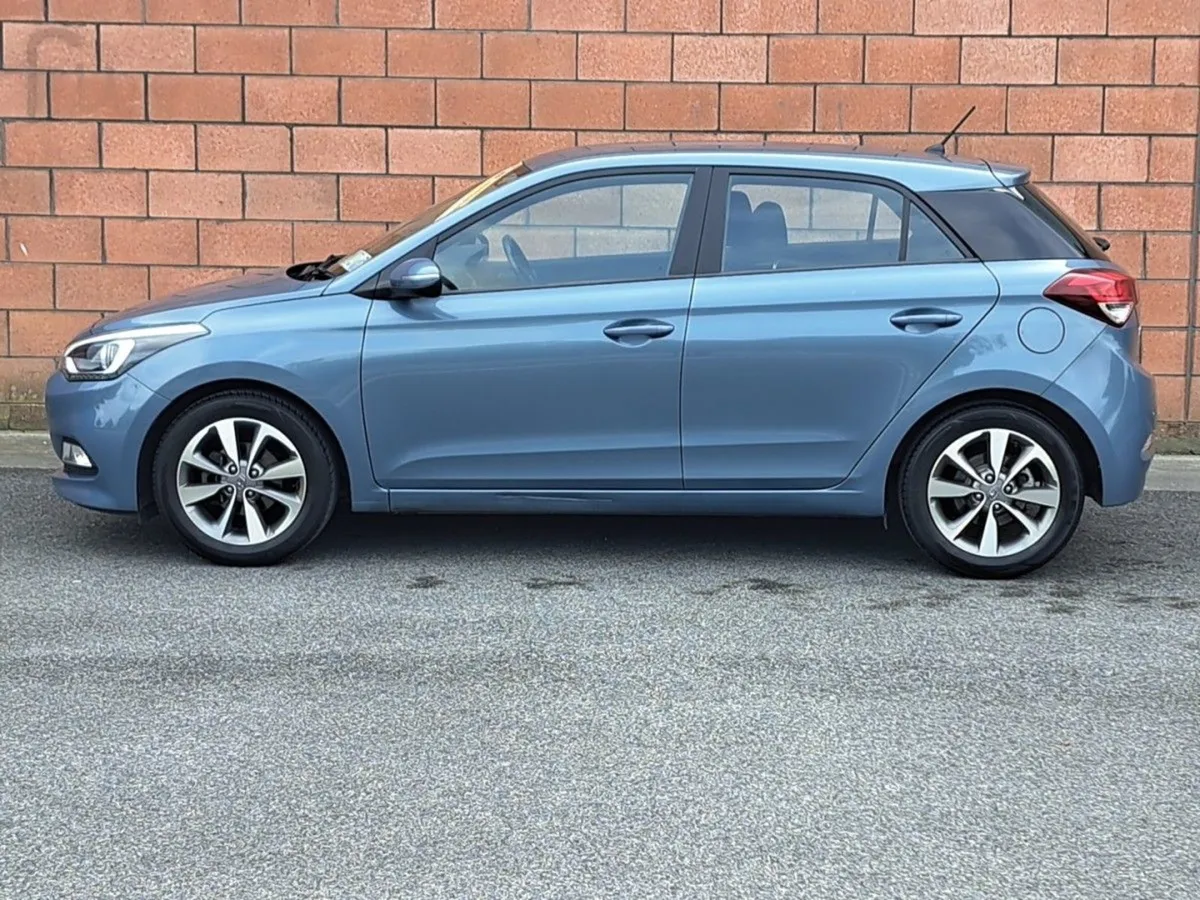 Hyundai i20 Deluxe Model 1.2 Petrol. - Image 3