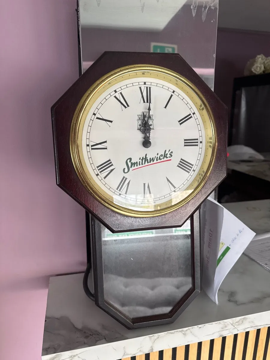 Guinness Toucan/ Smithwick’s clock - Image 3