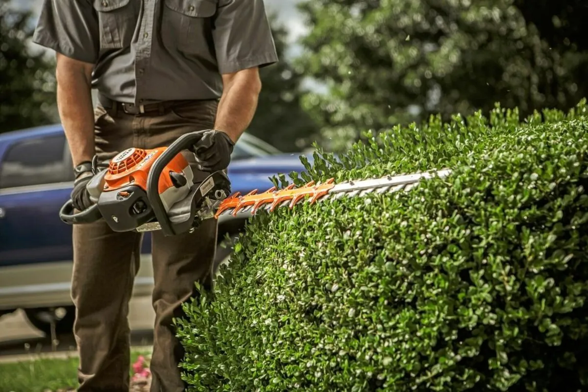 STIHL HS82 R Hedgetrimmer - Image 3