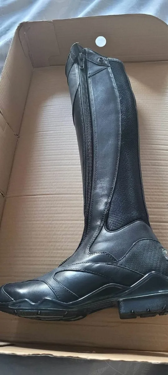 Ariat long Leather riding boots - Image 4