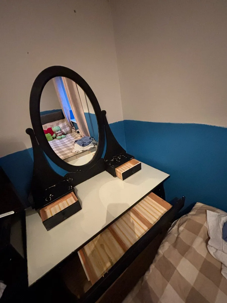 Vanity desk - Image 2
