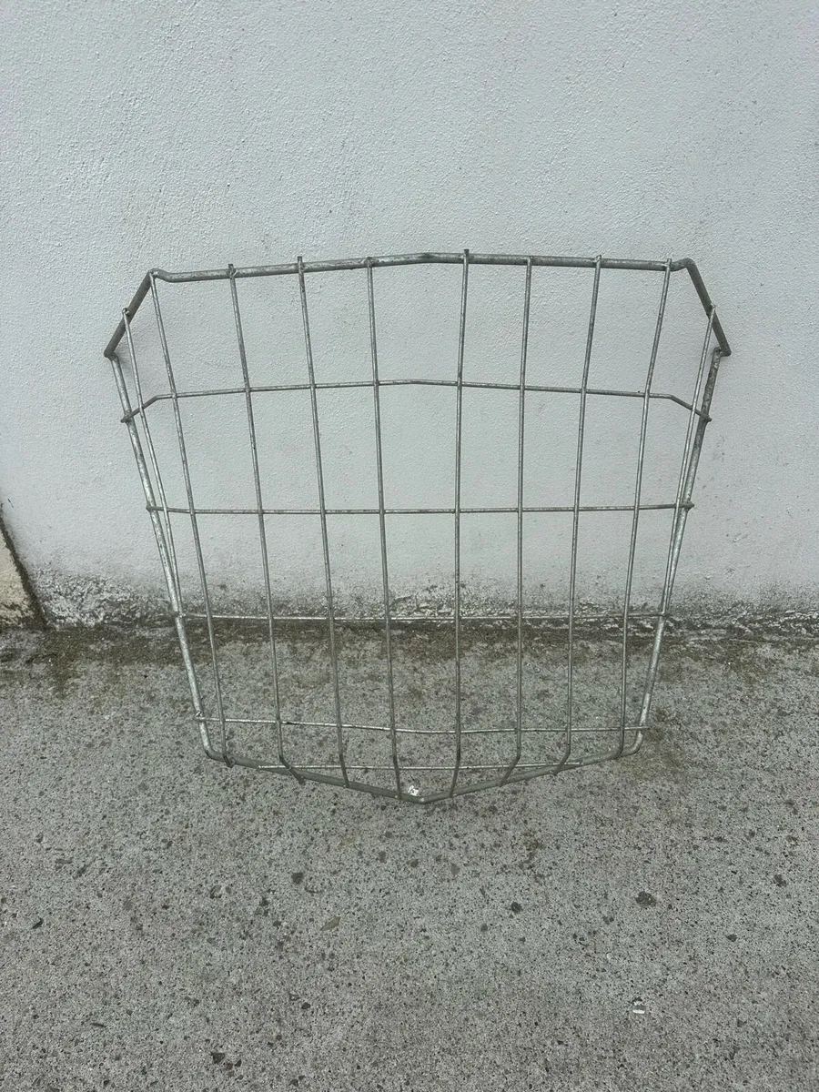 Hay rack - Image 1