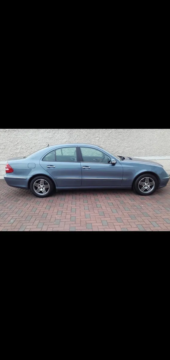 Classic E200 Mercedes - Image 1