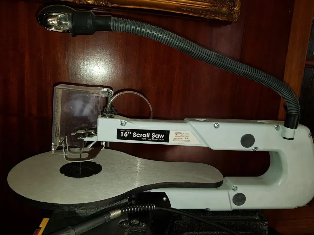 Scroll saw - Image 1