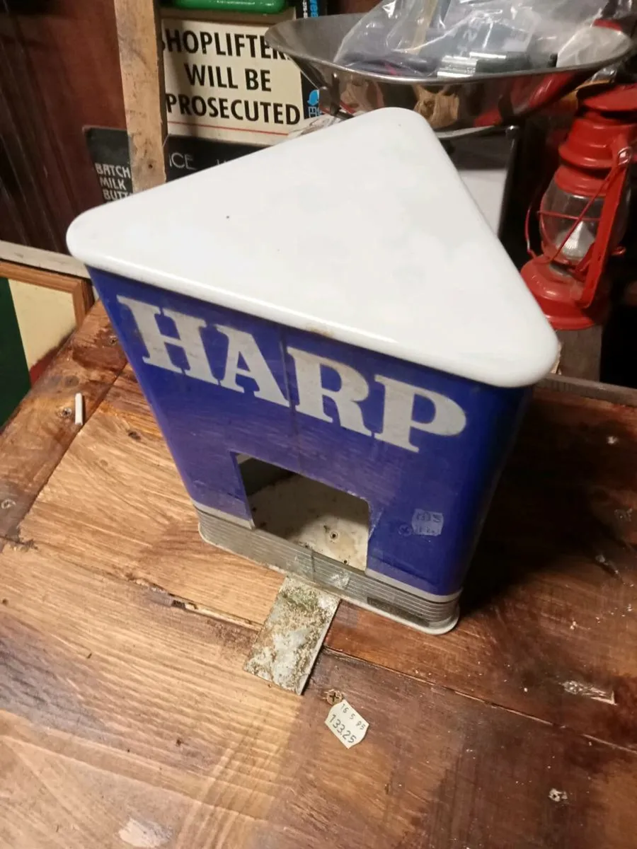 Old Harp bar font - Image 2
