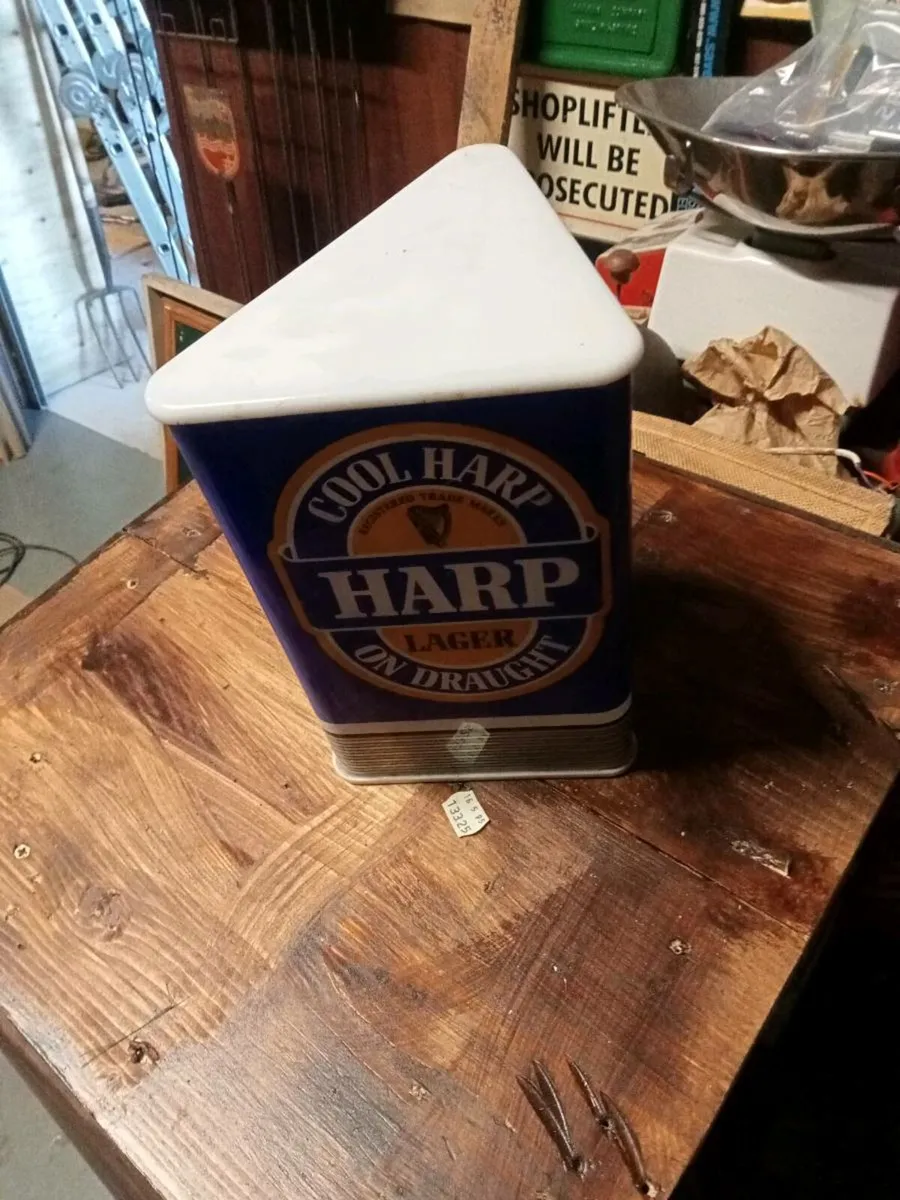 Old Harp bar font - Image 3