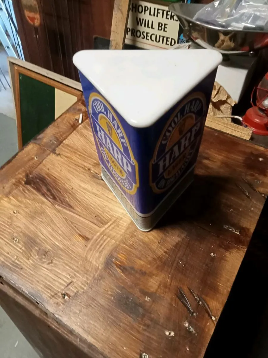 Old Harp bar font - Image 4