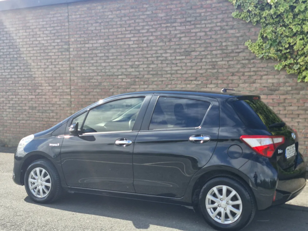Toyota Vitz AUTOMATIC HYBRID FINANCE AVAILABLE - Image 3