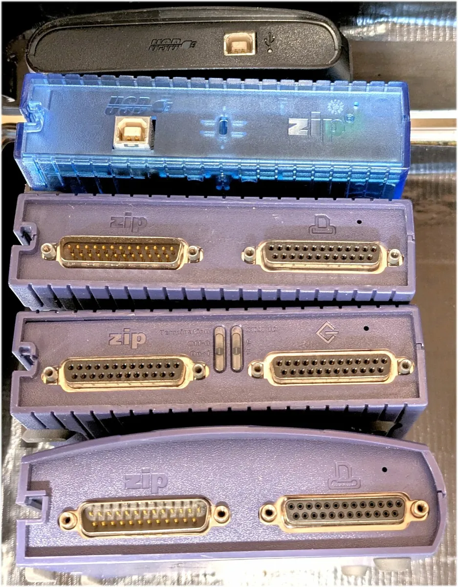 5 Iomega Zip Drives. ZIP100 and ZIP250 - Image 3