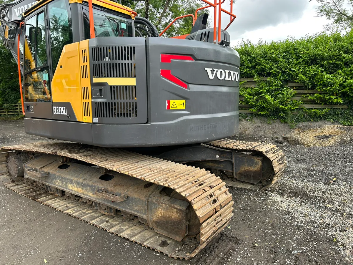 2019 Volvo ecr235el only 5400 hours - Image 2
