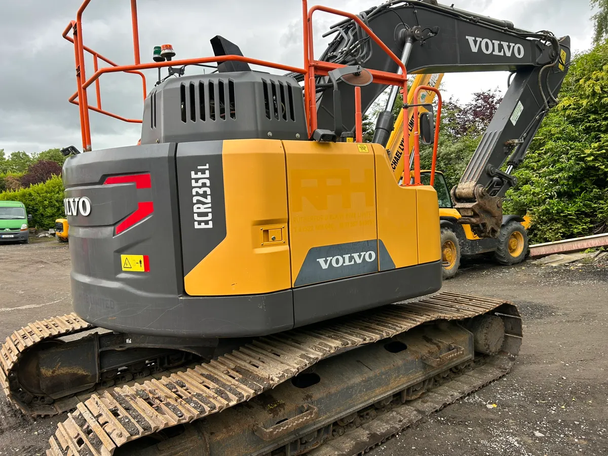 2019 Volvo ecr235el only 5400 hours - Image 4