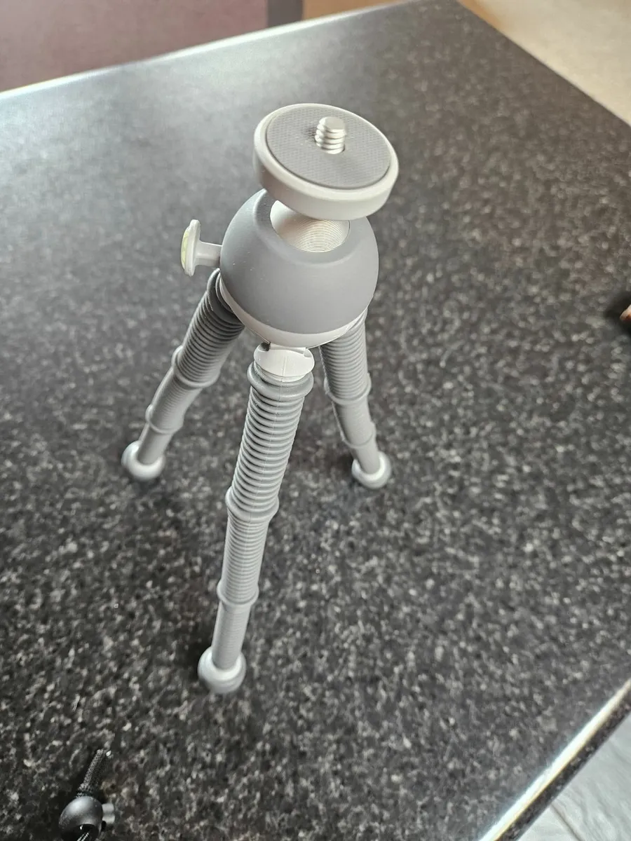 Tripod - Image 2