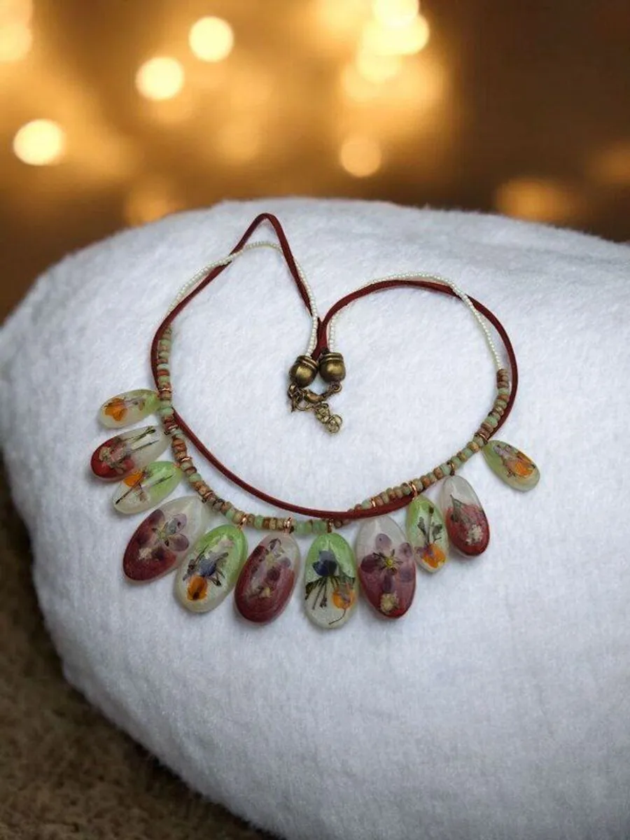 Handmade Necklace with Real Flowers in Resin - Image 1
