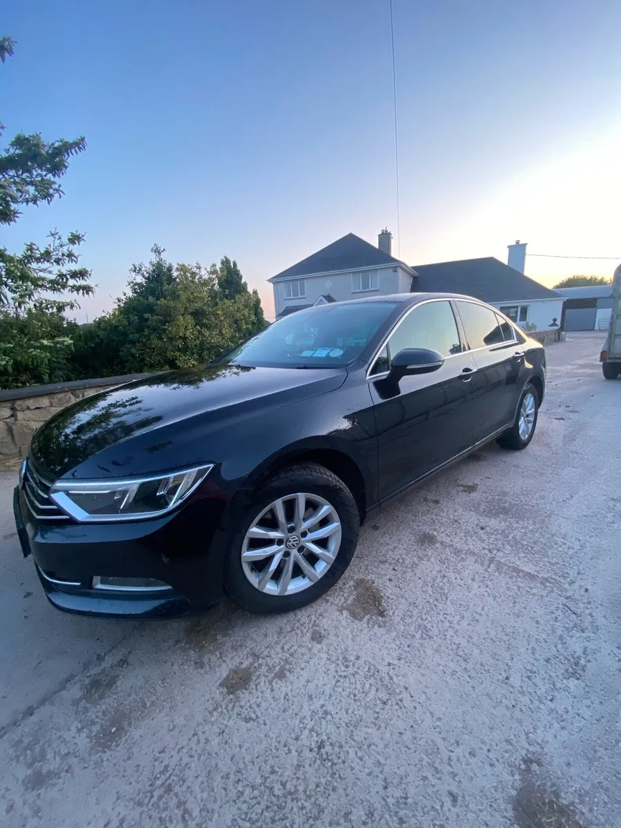 162 1.6L Volkswagen Passat Saloon - Image 2