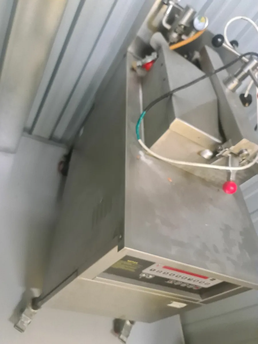 Chicken deep frying machine henny penny - Image 2
