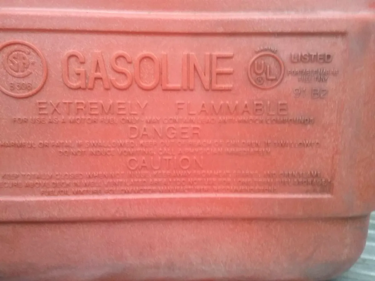Yamaha gasoline tank - Image 3