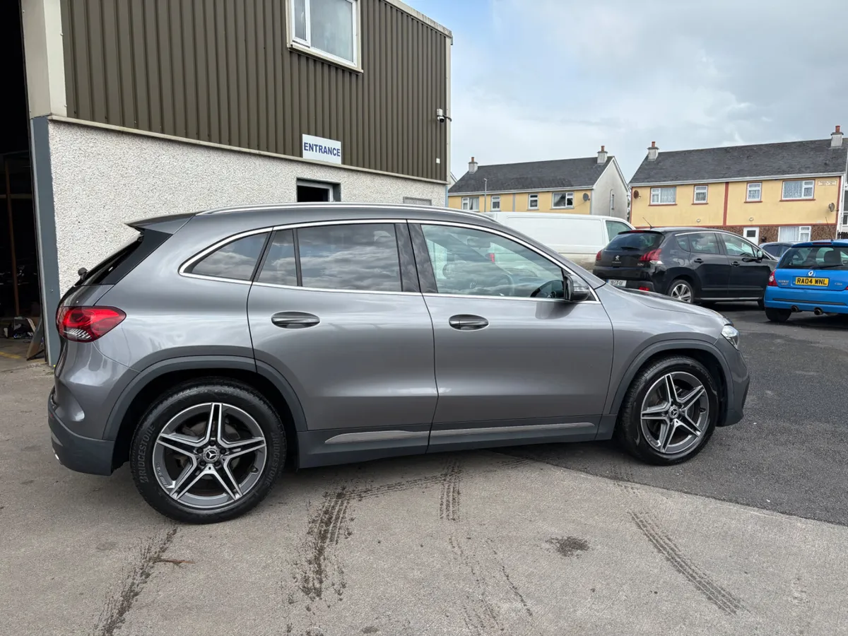 Mercedes-Benz GLA  200 Amg Line - Image 2