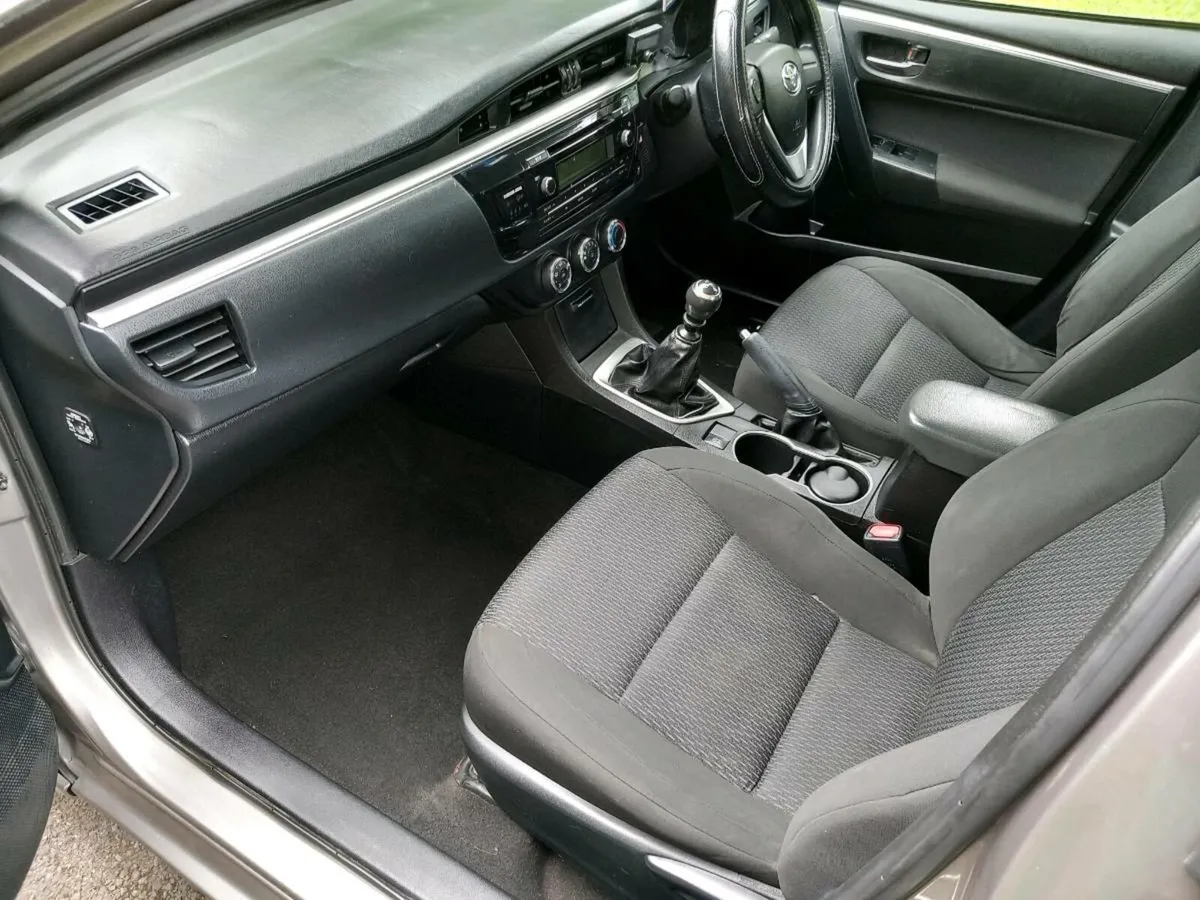 Toyota Corolla 2015 - Image 4