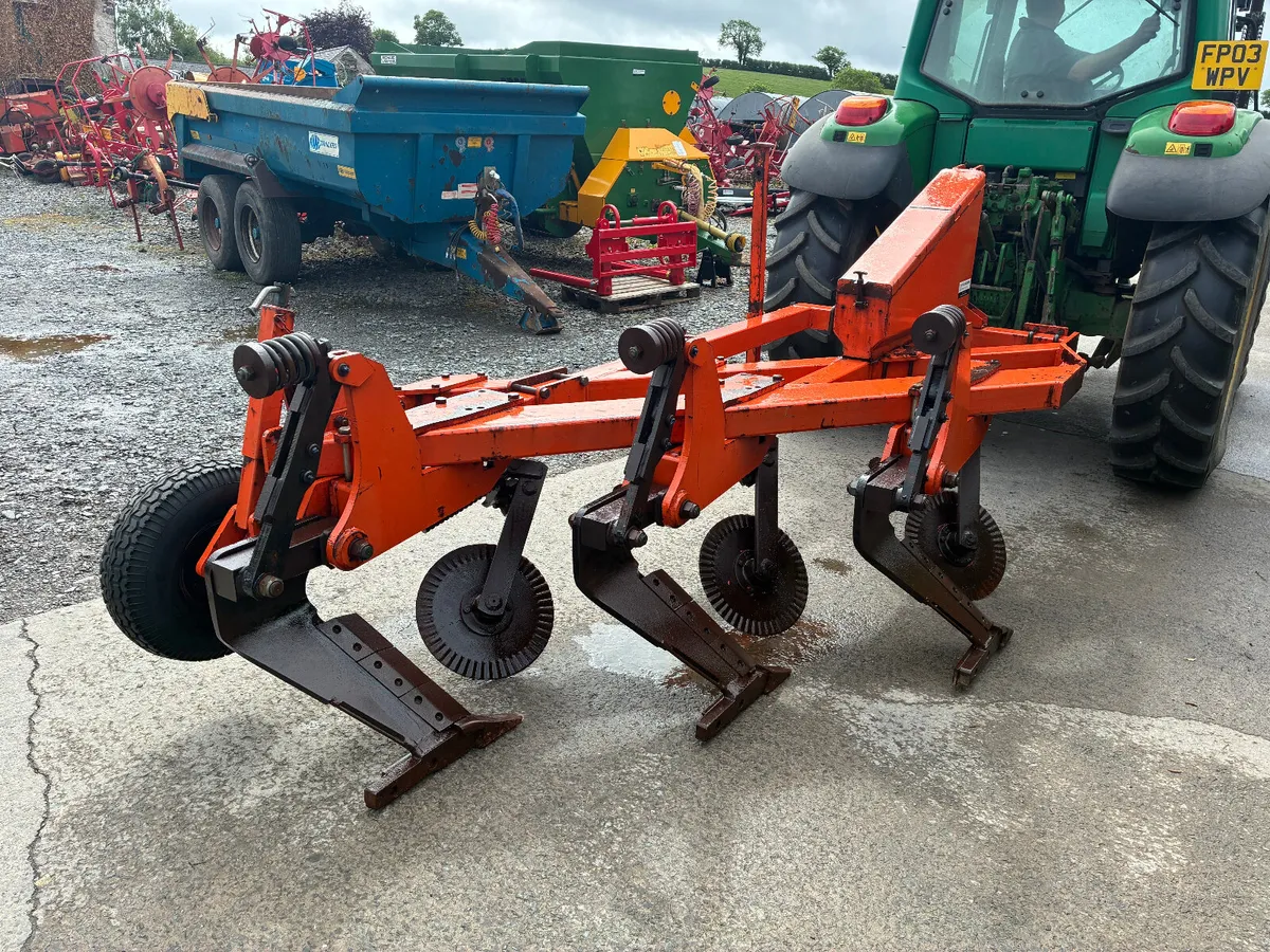Howard 3 leg Para Plough - Image 1