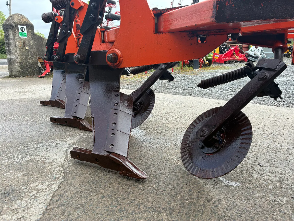 Howard 3 leg Para Plough - Image 4