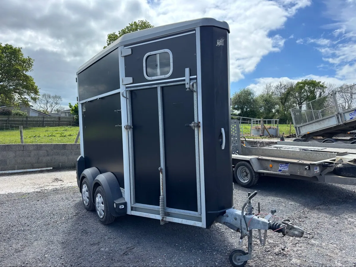 2011,IFOR WILLIAMS HB 403 SINGLE BOX - Image 1