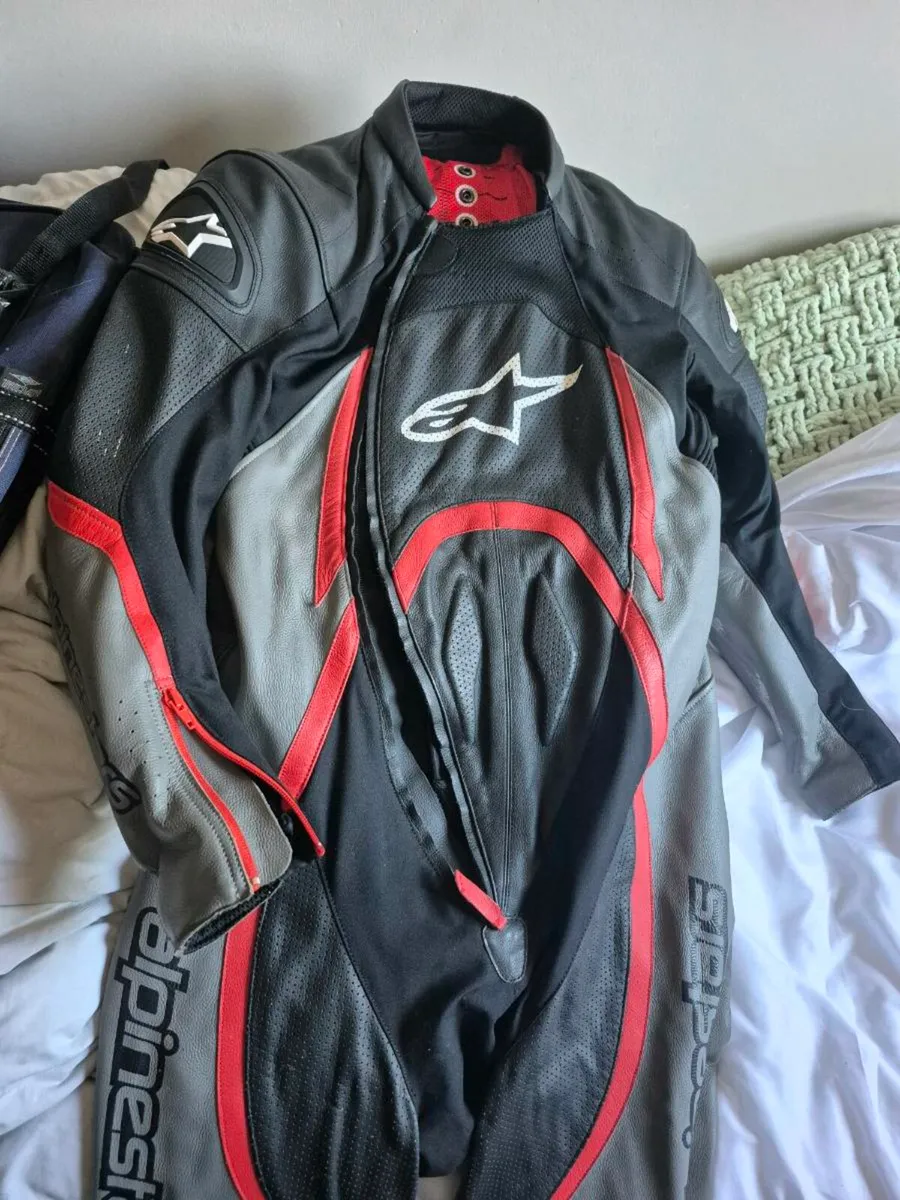 Alpinestars race leathers - Image 1