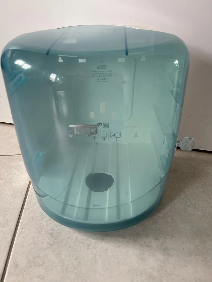 Tork centrefeed dispenser - Image 1